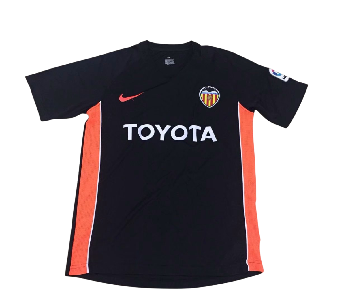 Untitleddesign_18_24e89d9e-c12e-4705-8f35-51401334d1f8-1200x1047-1.png Valencia 2005 Away Black Retro Football Shirt