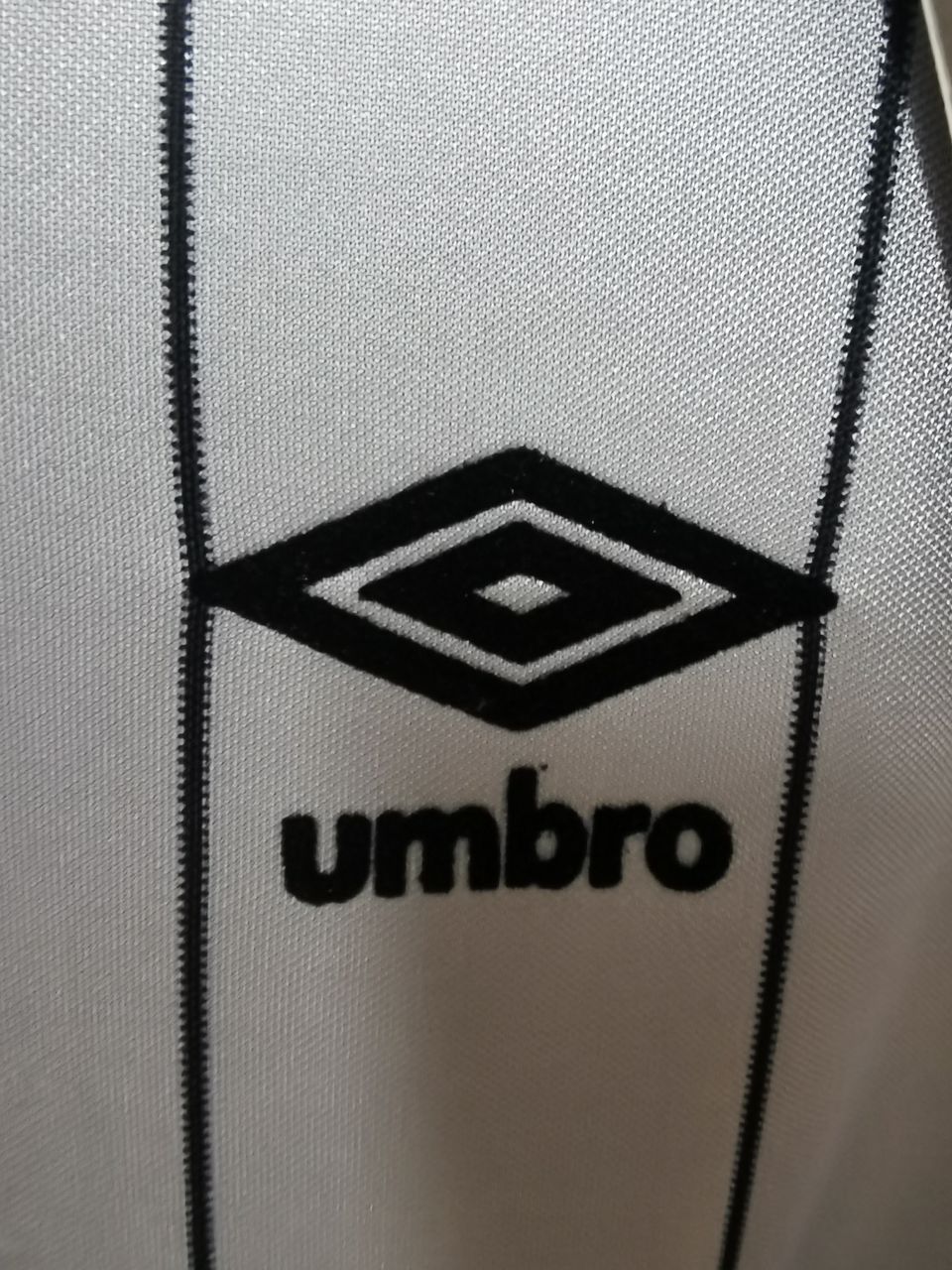 WhatsApp-Image-2023-05-16-at-00.15.37.jpg NEWCASTLE UNITED 1984 SILVER AWAY RETRO FOOTBALL SHIRT