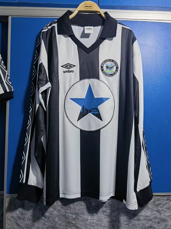 NEWCASTLE UNITED 80/82 HOME RETRO FOOTBALL SHIRT LONG SLEEVE
