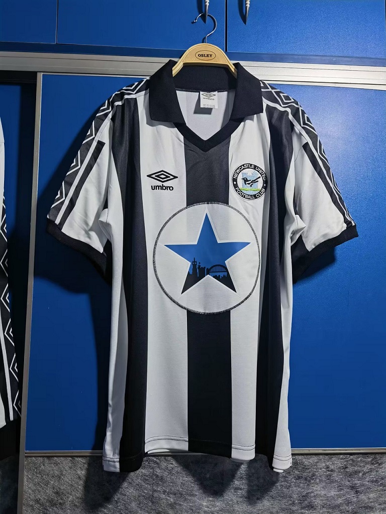 a-90.jpg NEWCASTLE UNITED 80/82 HOME RETRO FOOTBALL SHIRT