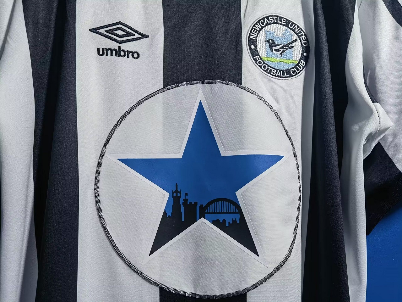a_01-61.jpg NEWCASTLE UNITED 80/82 HOME RETRO FOOTBALL SHIRT