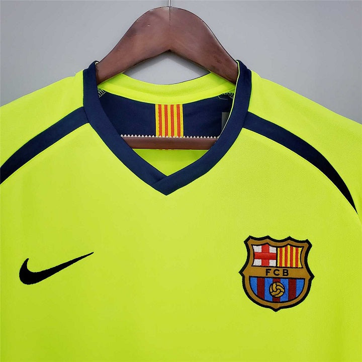 a_01_15_35f7bae2-e133-4f0b-a03e-da55299756ab.jpg BARCELONA 2005-2006 AWAY GREEN RETRO FOOTBALL SHIRT