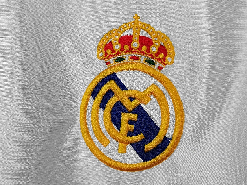 a_03_22b22a82-bab2-4992-893f-fdac7c0d898e.jpg REAL MADRID 1998 HOME RETRO FOOTBALL SHIRT