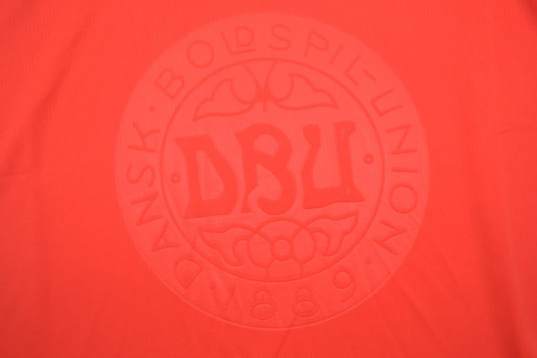 a_03_28_99b73cee-5ce3-4902-8602-9161f697a8ef.jpg DENMARK WORLD CUP 1998 HOME RETRO FOOTBALL SHIRT