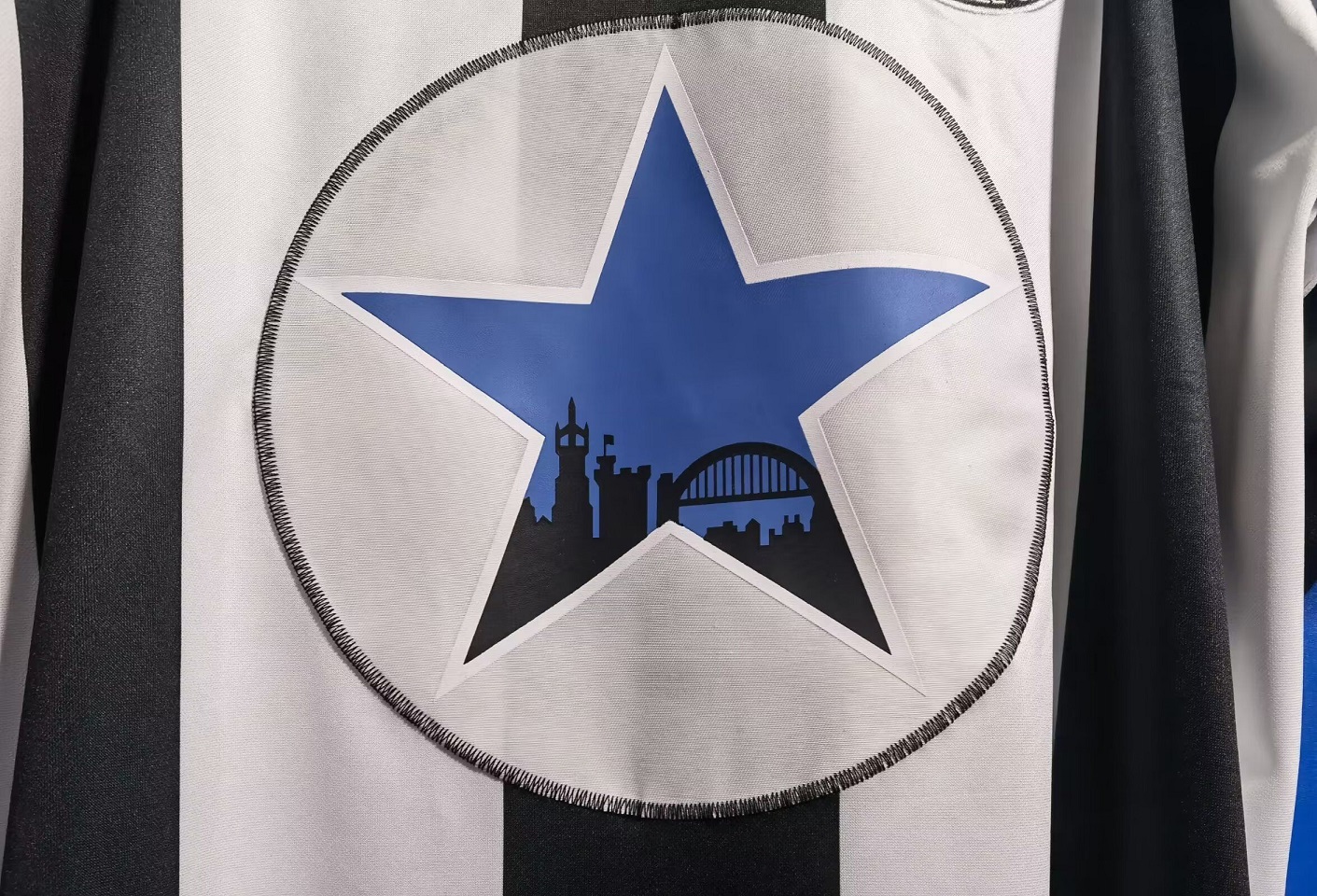 a_04-41.jpg NEWCASTLE UNITED 80/82 HOME RETRO FOOTBALL SHIRT