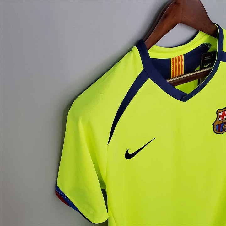 a_04_10_63497a0f-8d27-40a8-94d2-f14151cd6c03.jpg BARCELONA 2005-2006 AWAY GREEN RETRO FOOTBALL SHIRT