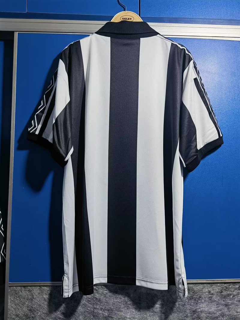 a_05-49.jpg NEWCASTLE UNITED 80/82 HOME RETRO FOOTBALL SHIRT