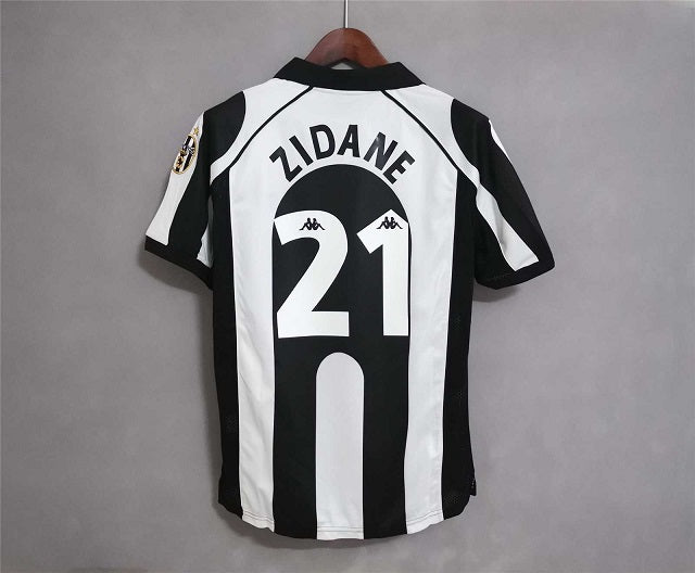 a_05_4_a8f9c1d1-7a72-4af3-ba9a-870f317c7126.jpg JUVENTUS 1997-1998 HOME RETRO FOOTBALL SHIRT