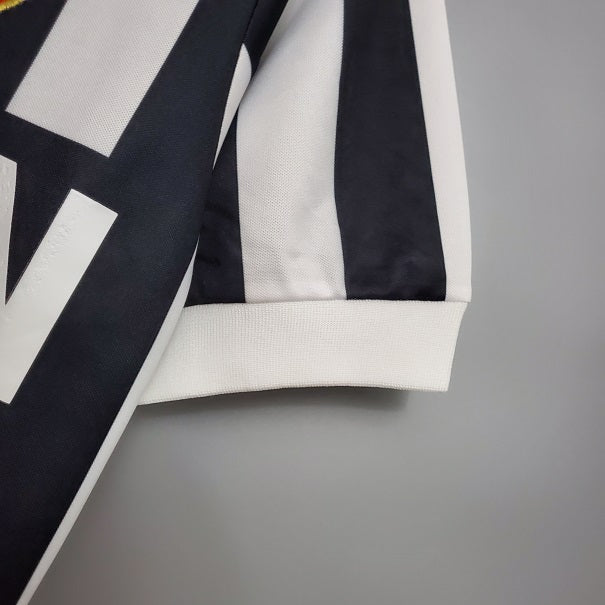 a_05_4_ae922b4b-ae72-467f-a978-f53b79f12ff2.jpg JUVENTUS 1982-1984 HOME FOOTBALL SHIRT