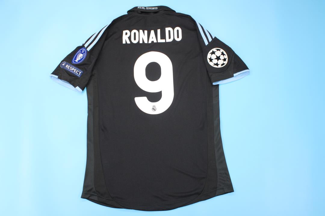 a_08_1_1412ed73-e819-43cc-9056-8e543b5cb91d.jpg REAL MADRID 09/10 BLACK AWAY RETRO FOOTBALL SHIRT