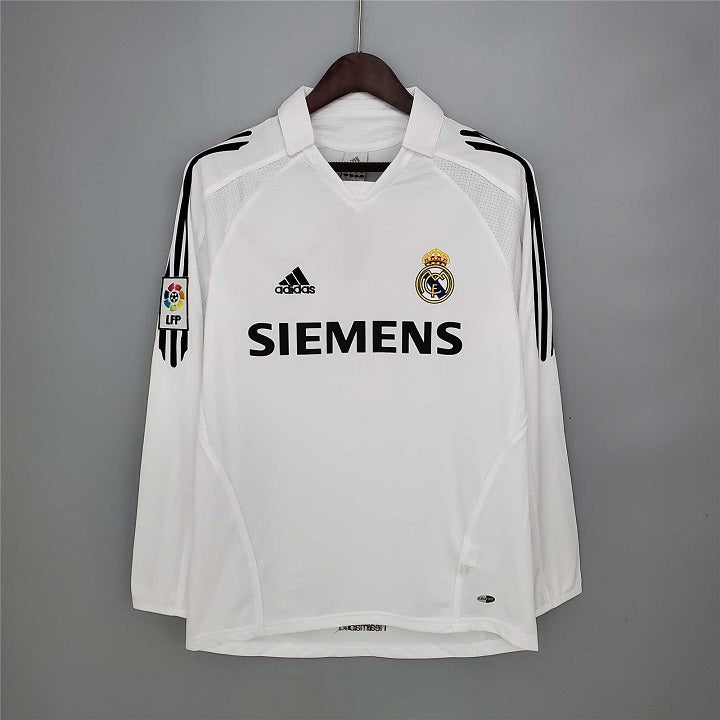 a_09439648-da68-43ab-887c-543c12ffcf51.jpg REAL MADRID 2005 -2006 HOME LONG SLEEVE RETRO FOOTBALL SHIRT