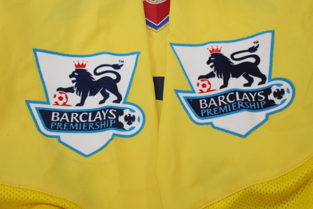 a_10-3.jpg Arsenal 2005/2006 Retro Yellow Away Shirt