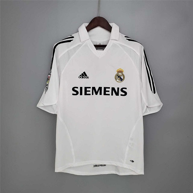 a_51156201-12b8-47c7-9358-5e5f4e8db36c.jpg REAL MADRID HOME 2005-2006 RETRO FOOTBALL SHIRT