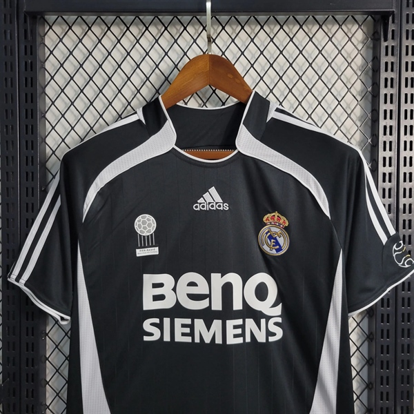 kiotviet_738b451b3847f1d576b62ed0b0bd2d3b Real Madrid Retro Jersey 2006/2007 Away Shirt