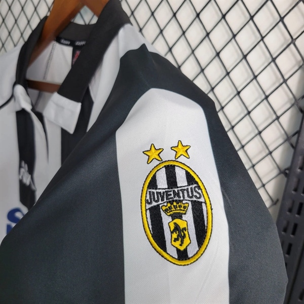 kiotviet_a0a9039063b46873dfbde62c3aa7bf40 Juventus Retro Jersey 1997 Home Shirt