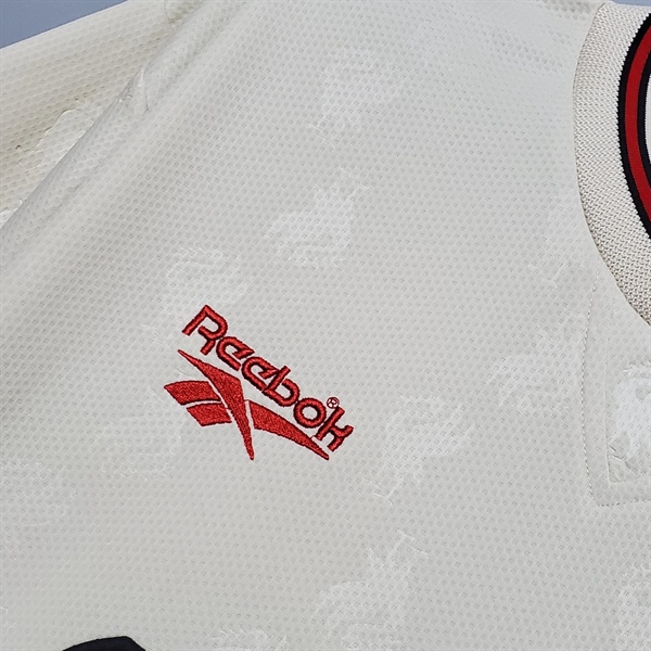 kiotviet_4d3d28bcc7d6e101cc6e83c9fa04dbd9 Liverpool Retro Soccer Jersey 1996 - Away Shirt