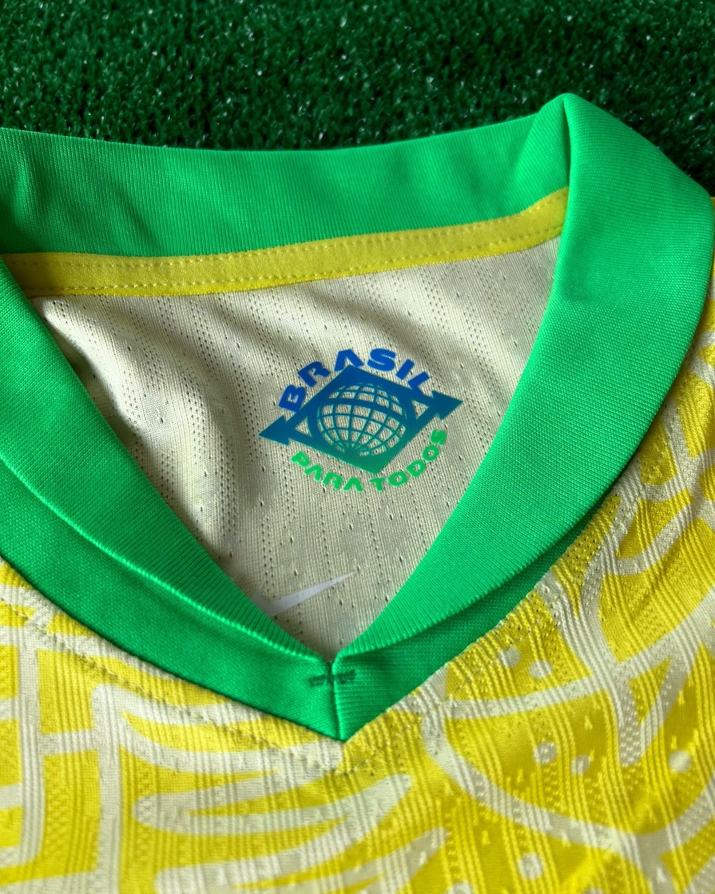 40AC11F4-6BF5-4C73-A9F1-2F8EF8145FBC Neymar Jr. Number #10 Brazil Football Jersey