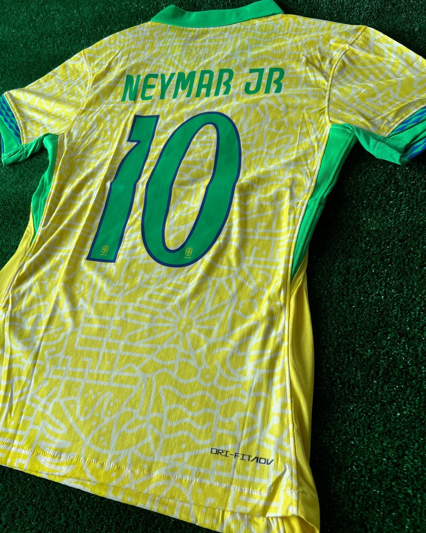 EEDF859C-8C11-444C-9EC5-39A5D47584A9 Neymar Jr. Number #10 Brazil Football Jersey