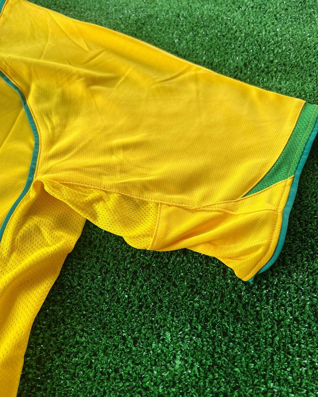 Snapinsta.app_433141252_17990617463616234_50083062529606500_n_1080 Ronaldo Nazario Number #9 Brazil 2004-2006 Retro Jersey Trikot