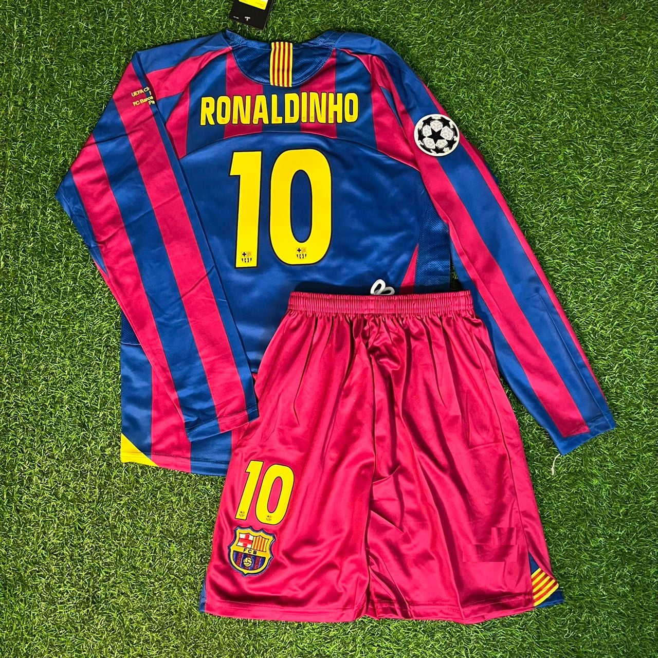WhatsAppImage2025-05-17at14.32.51_97f36114_7a5b6481-f3cb-4089-a124-130bcc820f54 Ronaldinho Gaucho Number #10 – Barcelona 2006 Retro Long Sleeve Football Jersey
