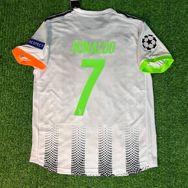 Cristiano Ronaldo Number #7 – Juventus 2019-20 Home Jersey | Retro Kit | Maillot | Trikot