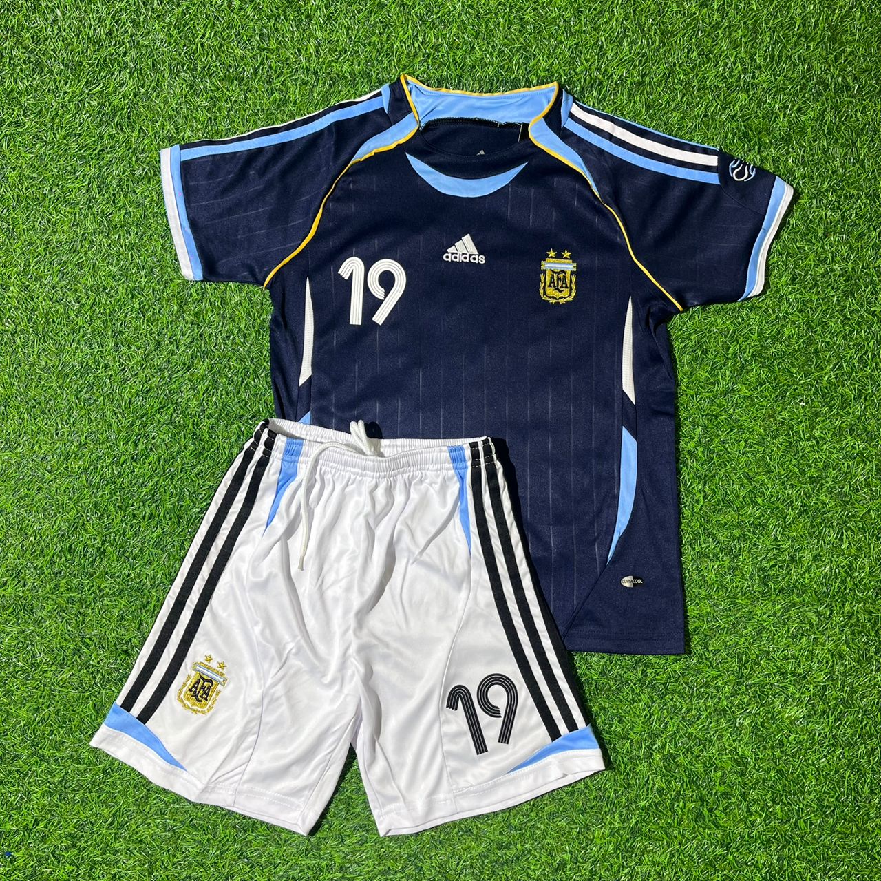 lionel-messi-argentina-2006-world-cup-retro-football-jersey-kit2 Lionel Messi Number #19 Argentina 2006 World Cup Soccer Jersey Trikot Soccer Shirt