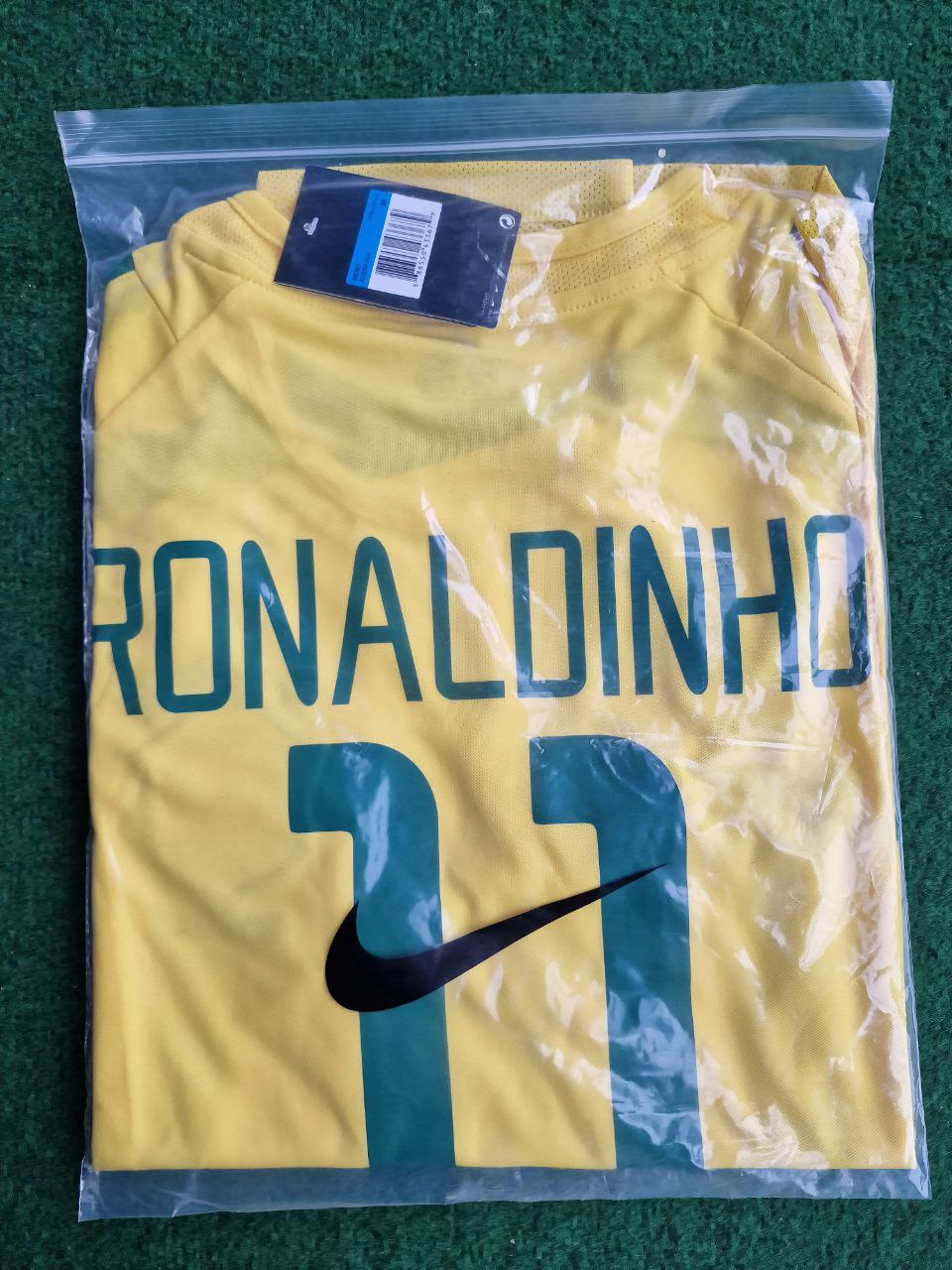 photo_4_2024-02-25_02-01-22 Ronaldinho Number #11 Brazil 2002 World Cup Retro Football Jersey