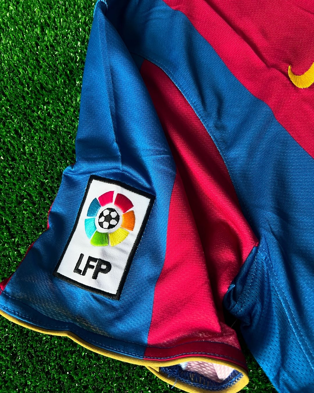 Snapinsta.app_457379271_18010801220616234_175750914647008574_n_1080_1 Xavi Hernandez Number #6 Barcelona 2007 2008 Retro Jersey Maillot Trikot Maglia