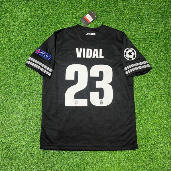Artur Vidal Juventus Home 2012 2013 Season Retro Jersey Trikot