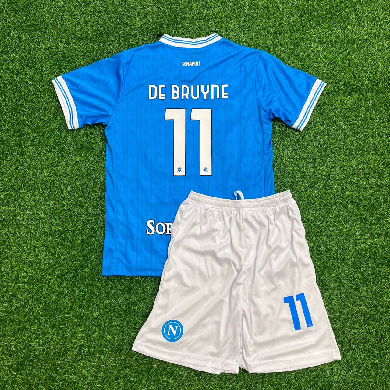 KevindeBruyne_NapoliHomeWhiteNewKitJersey_b0311e55-93af-44dc-afcc-1715ddb5622c Kevin de Bruyne – Napoli Home Home Blue New Kit Jersey – | Kinder Trikot | Maillot