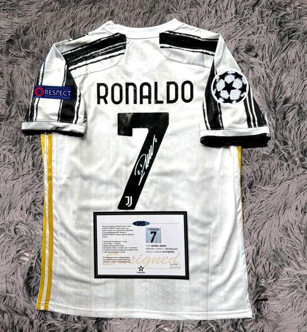 Cristiano Ronaldo SIGNED Juventus Debut Home 18/21 Jersey Shirt - COA - 2018/21