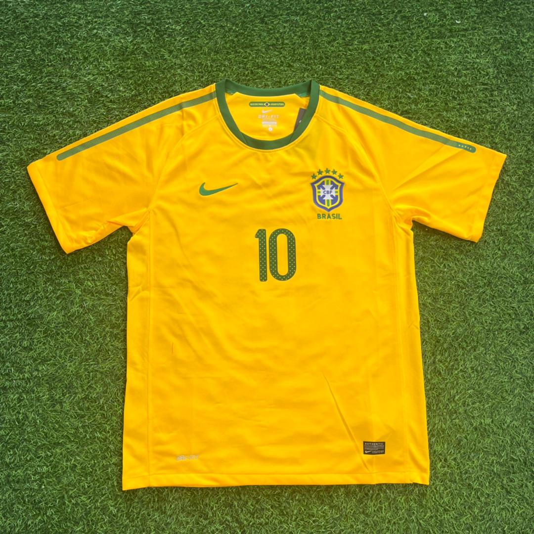 ronaldinho-gaucho-brazil-2010-world-cup-retro-yellow-football-jersey2 Ronaldinho Gaucho Brazil 2010 World Cup Retro Yellow Jersey Trikot